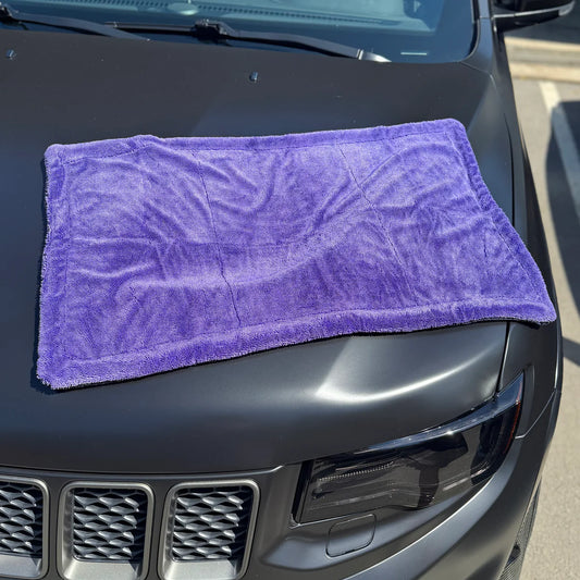 Prosop de uscare din microfibră violet cu negru